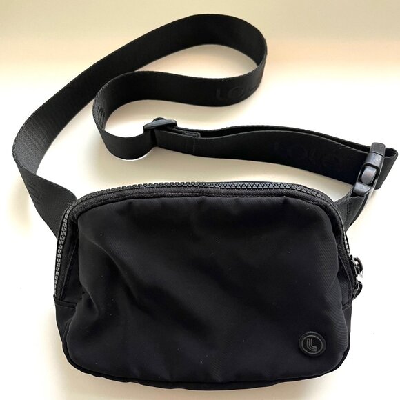 Lolë Belt Bag | Black - Picture 2 of 8